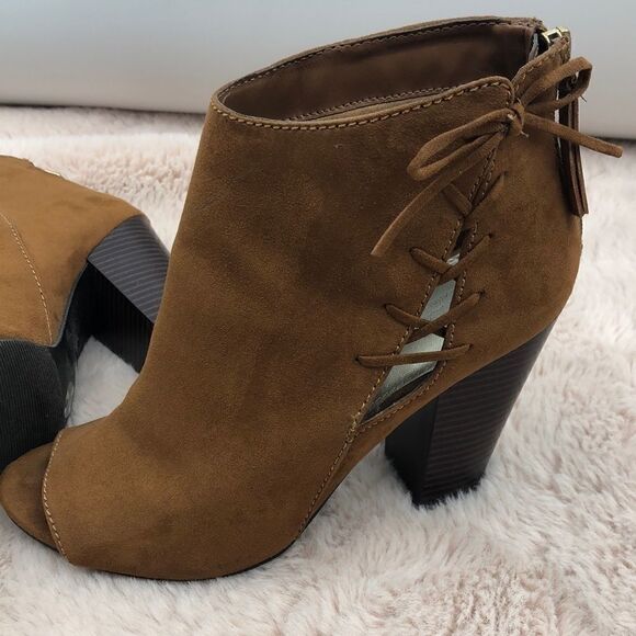 a.n.a. brown faux suede open toe booties size 9 - Picture 1 of 8